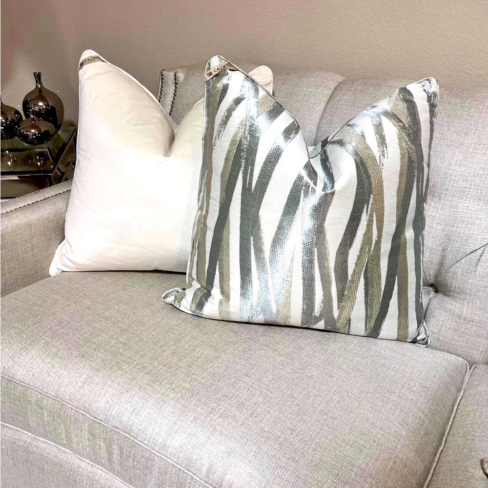 1-NWT CALLISTO HOME DECORATIVE PILLOWS (Read description for additional details) - Picture 12 of 13